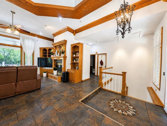 8253 E Oxford Ct, Wichita, KS 67226