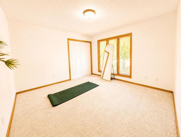 8253 E Oxford Ct, Wichita, KS 67226