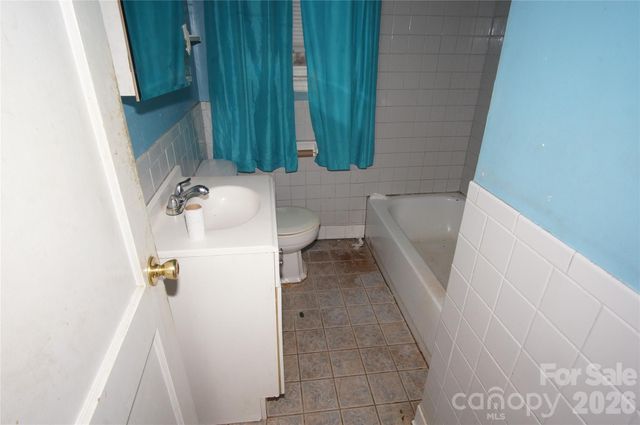 3905 Mcmillan Street, Charlotte, NC 28205