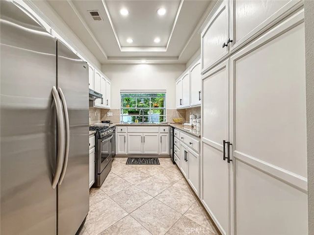 3135 E Hillcrest, Westlake Village, CA 91362