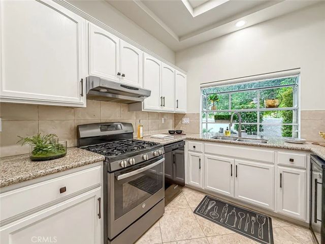 3135 E Hillcrest, Westlake Village, CA 91362