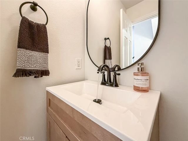 3135 E Hillcrest, Westlake Village, CA 91362