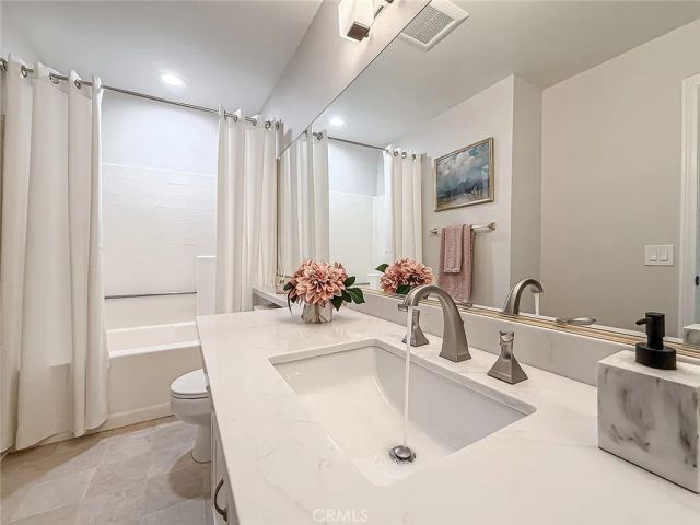3135 E Hillcrest, Westlake Village, CA 91362
