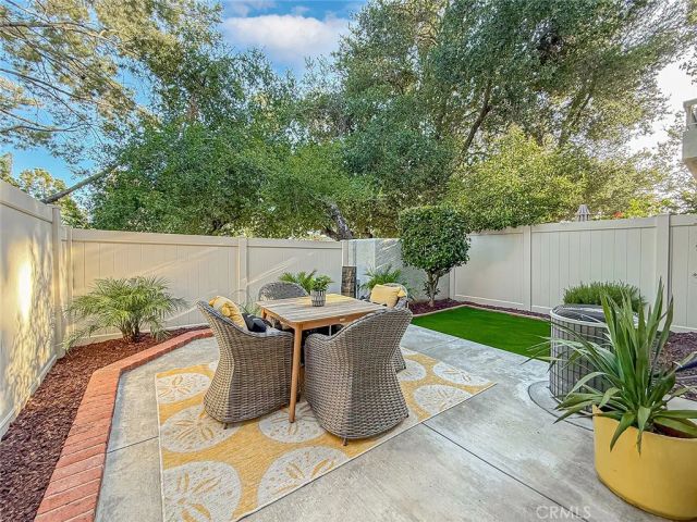 3135 E Hillcrest, Westlake Village, CA 91362