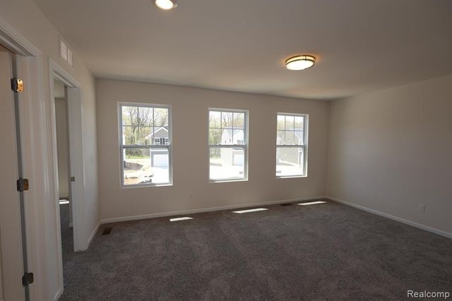 412 Hidden River W, Holly, MI 48442