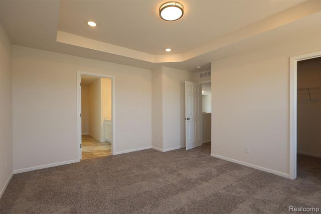 412 Hidden River W, Holly, MI 48442