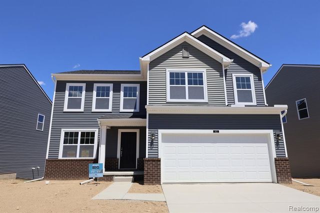412 Hidden River W, Holly, MI 48442