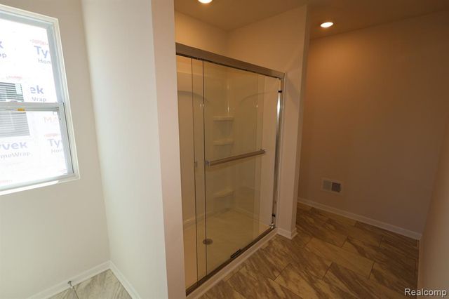 412 Hidden River W, Holly, MI 48442