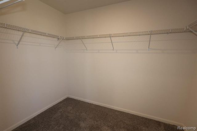 412 Hidden River W, Holly, MI 48442