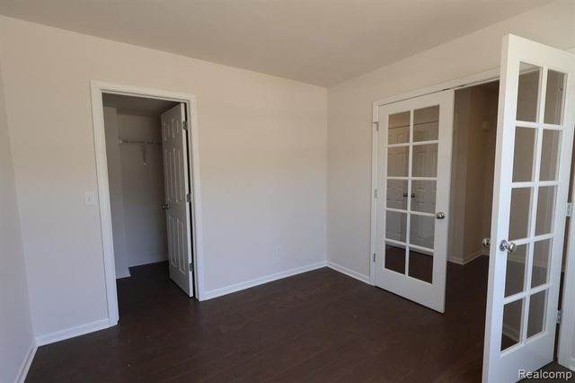 412 Hidden River W, Holly, MI 48442