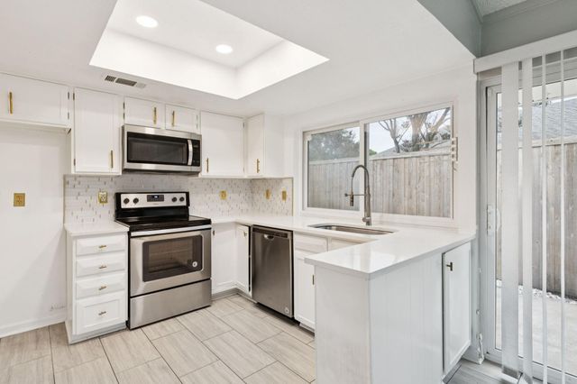 910 Via Valencia, Mesquite, TX 75150