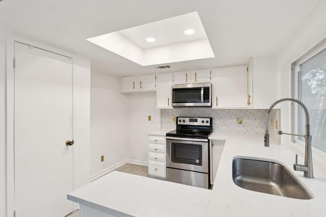 910 Via Valencia, Mesquite, TX 75150