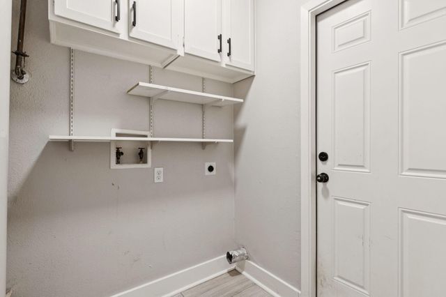 910 Via Valencia, Mesquite, TX 75150