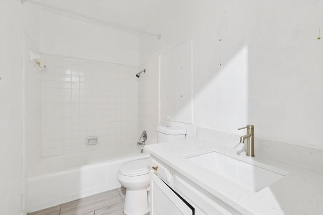 910 Via Valencia, Mesquite, TX 75150