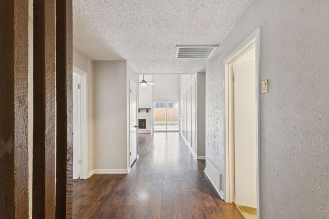 910 Via Valencia, Mesquite, TX 75150