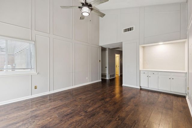 910 Via Valencia, Mesquite, TX 75150