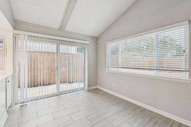 910 Via Valencia, Mesquite, TX 75150