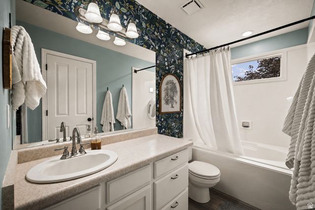 204 W LYMAN LN, Bountiful, UT 84010