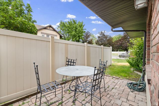 204 W LYMAN LN, Bountiful, UT 84010