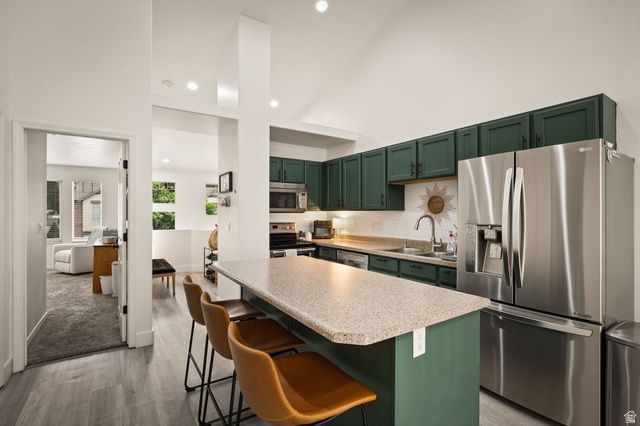 204 W LYMAN LN, Bountiful, UT 84010