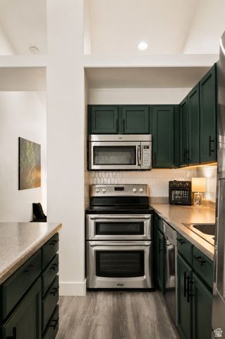 204 W LYMAN LN, Bountiful, UT 84010