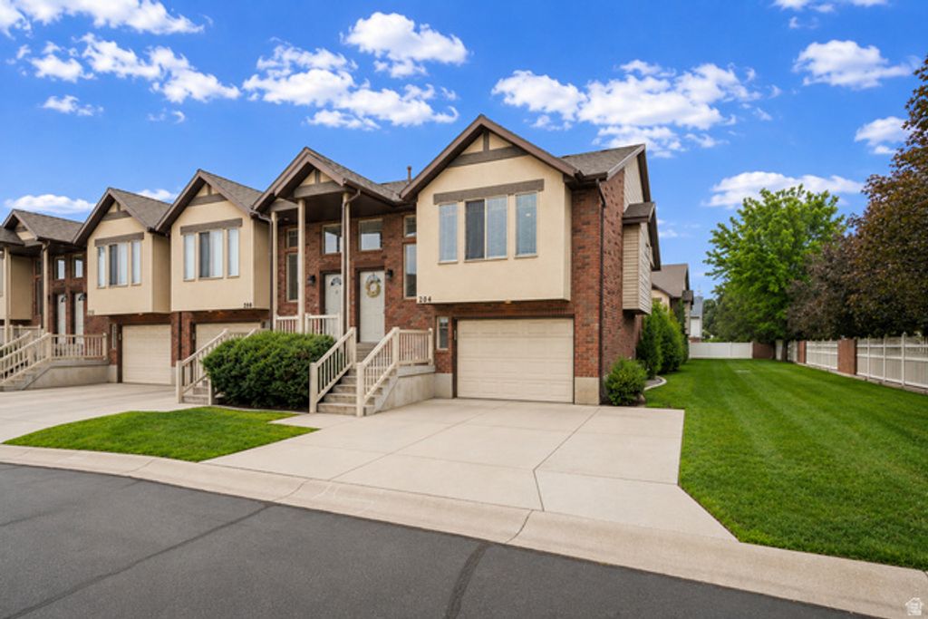 204 W LYMAN LN, Bountiful, UT 84010