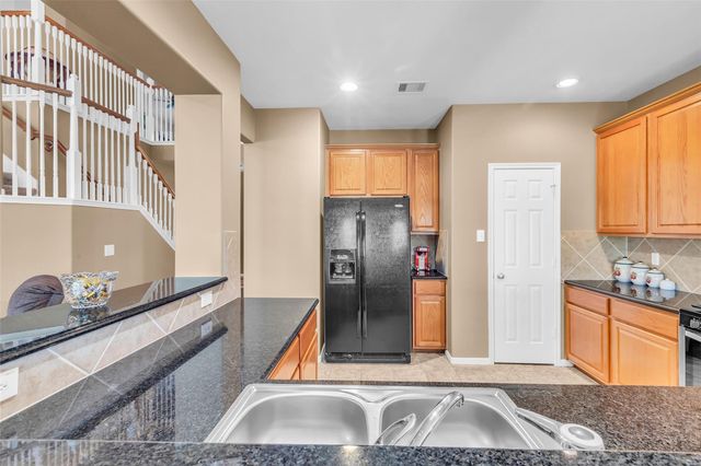 2710 Taos Trail, Deer Park, TX 77536