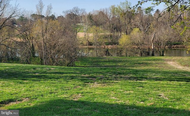 3 QUARRY RD, Stafford, VA 22554