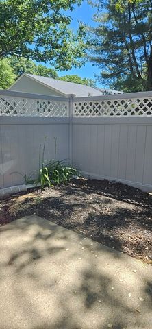 4 Village Rock Ln 4, Natick, MA 01760