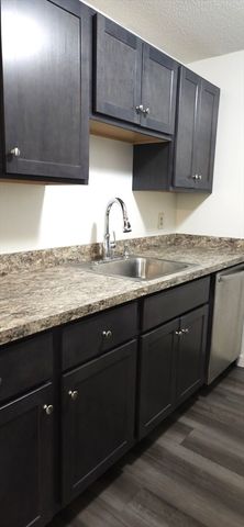 4 Village Rock Ln 4, Natick, MA 01760