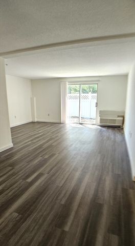 4 Village Rock Ln 4, Natick, MA 01760