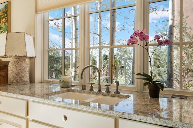 1888 Moonlight Drive, Santa Fe, NM 87505