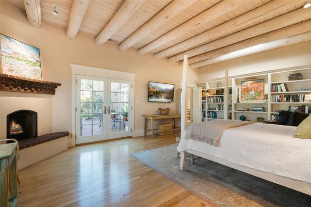 1888 Moonlight Drive, Santa Fe, NM 87505