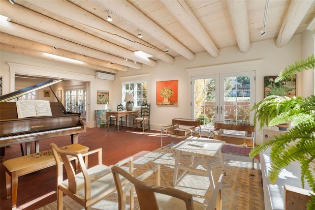 1888 Moonlight Drive, Santa Fe, NM 87505