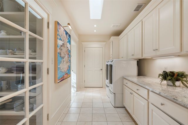 1888 Moonlight Drive, Santa Fe, NM 87505