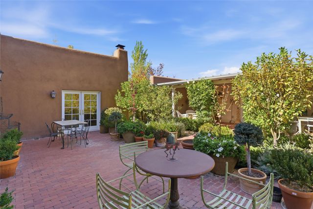 1888 Moonlight Drive, Santa Fe, NM 87505