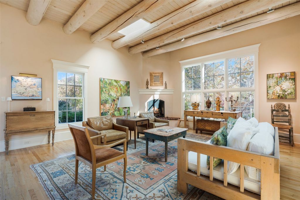 1888 Moonlight Drive, Santa Fe, NM 87505