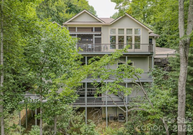 329 Mountain Crest Drive, Hendersonville, NC 28739