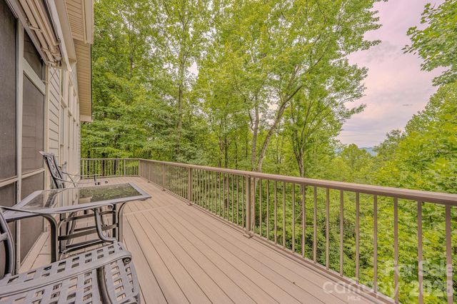 329 Mountain Crest Drive, Hendersonville, NC 28739