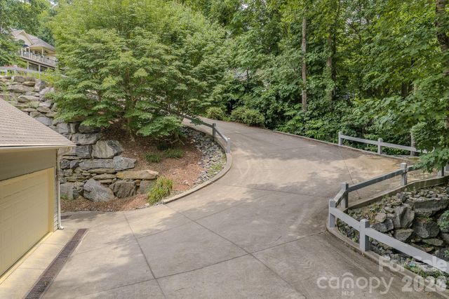329 Mountain Crest Drive, Hendersonville, NC 28739