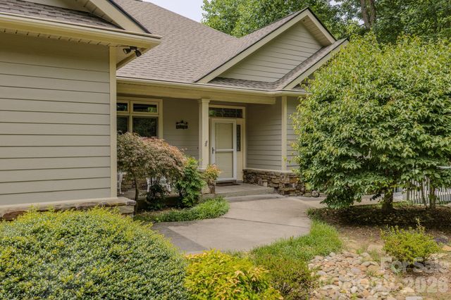 329 Mountain Crest Drive, Hendersonville, NC 28739