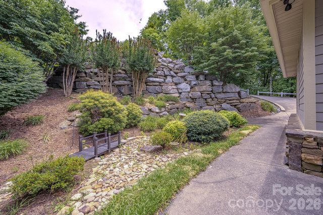329 Mountain Crest Drive, Hendersonville, NC 28739