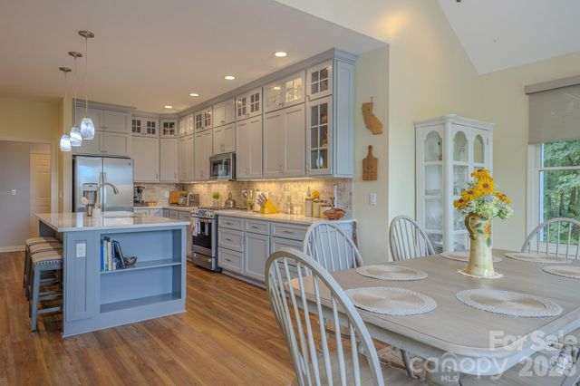 329 Mountain Crest Drive, Hendersonville, NC 28739