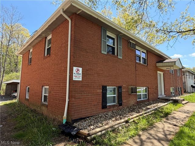 223 Kendall Avenue, Campbell, OH 44405