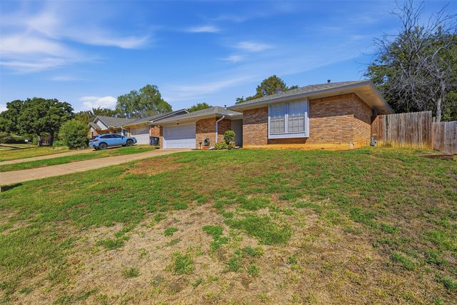 5917 Pleasant Hill Drive, Arlington, TX 76016