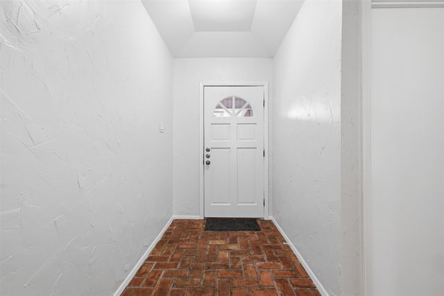 5917 Pleasant Hill Drive, Arlington, TX 76016