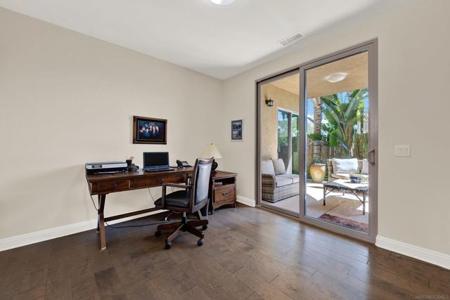 4390 Yuki Ln, Carlsbad, CA 92008