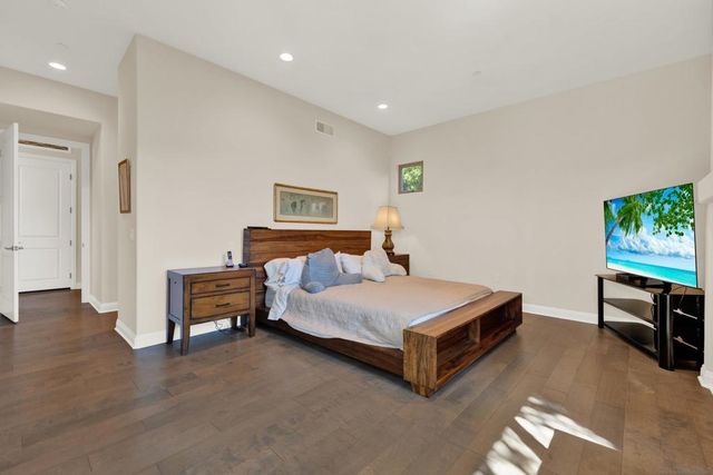 4390 Yuki Ln, Carlsbad, CA 92008