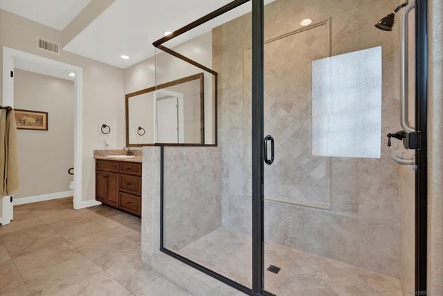 4390 Yuki Ln, Carlsbad, CA 92008