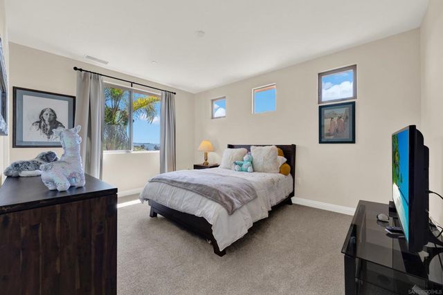 4390 Yuki Ln, Carlsbad, CA 92008